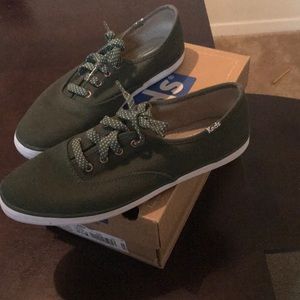 Women Keds Size (6 1/2)
